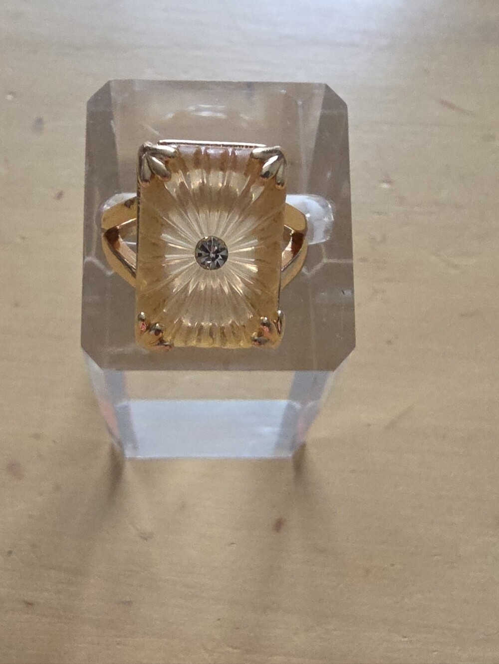 ☀️Gold-Tone Rectangular Sunburst Ring with Center Stone